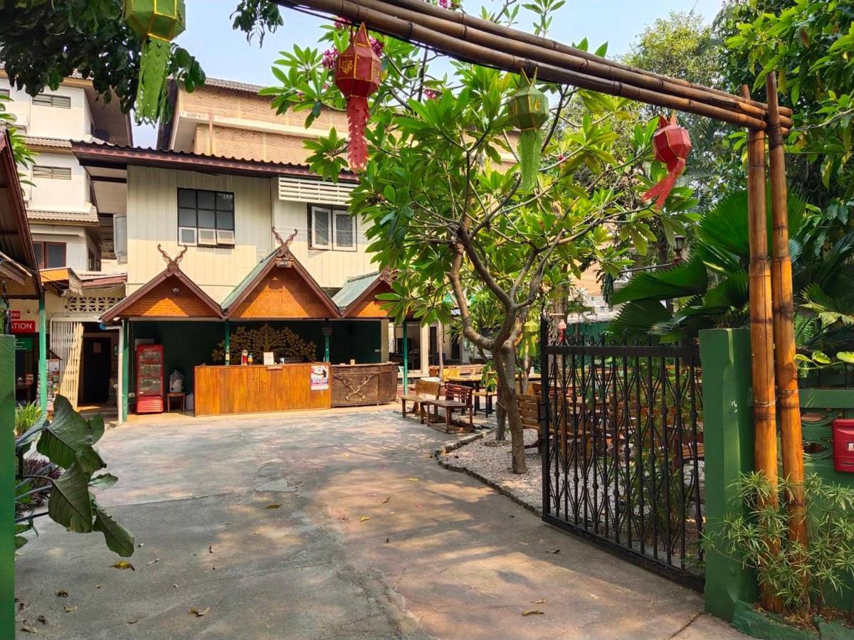The Shire Guesthouse Чіангмай Екстер'єр фото