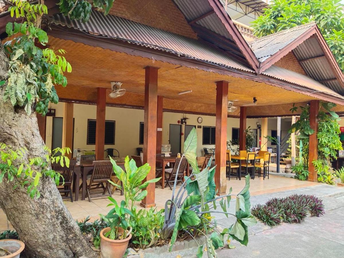 The Shire Guesthouse Чіангмай Екстер'єр фото